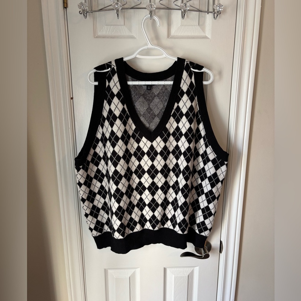 TORRID - Black and White Argyle Sweater Vest